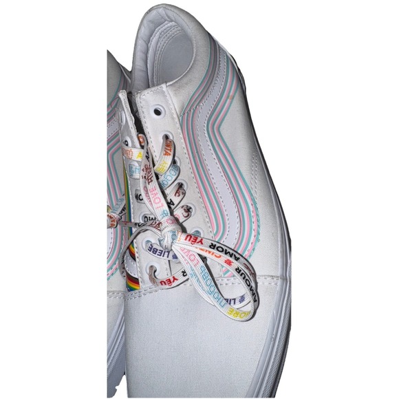 VANS - OLD SKOOL - PRIDE RAINBOW SKATE SNEAKER - White Rainbow True White EUC - Picture 2 of 11